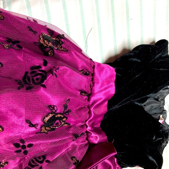 4/$25 Vertido para niña - Picture 4 of 5